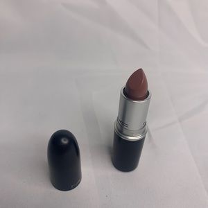 MAC LIPSTICK in HUG ME - NEW!